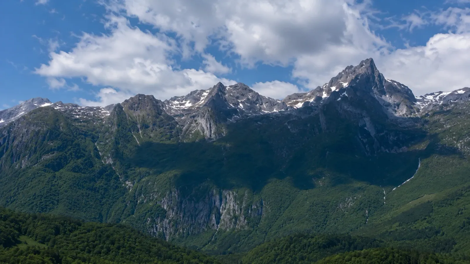 Charming Apartment — mountain views near Bovec
